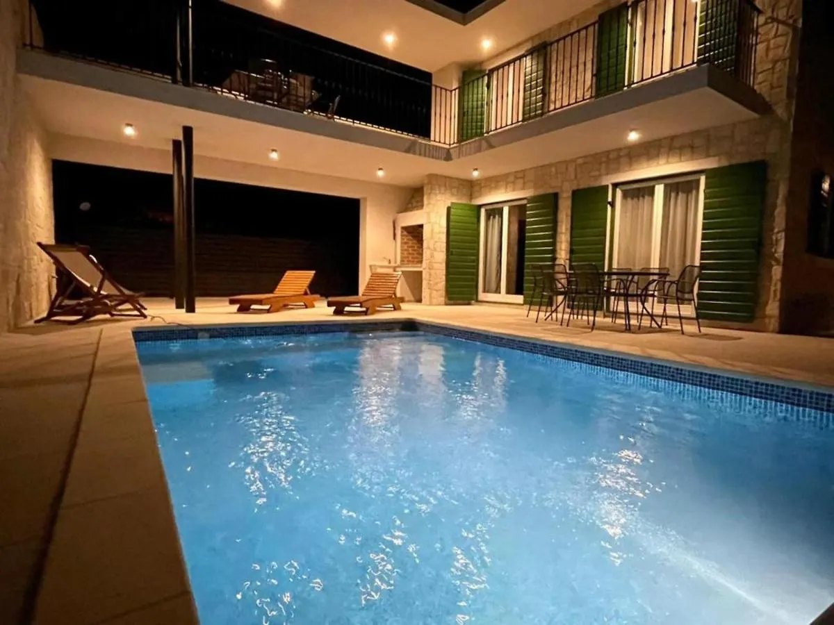 Villa Pietra Lucente Privlaka